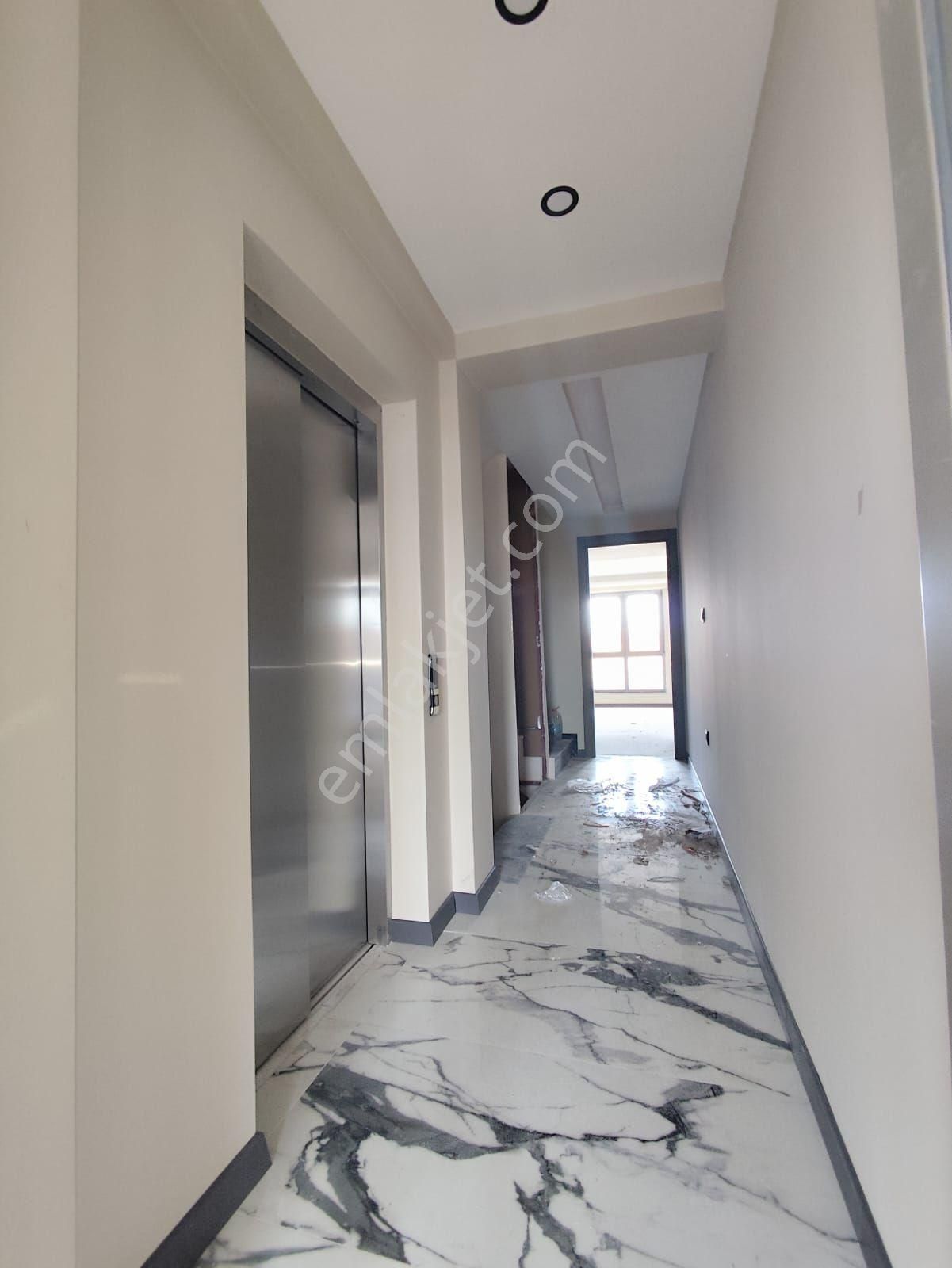 Sazova Mahalles 300 M2 Satılık 5+1 Villa - Görsel 24