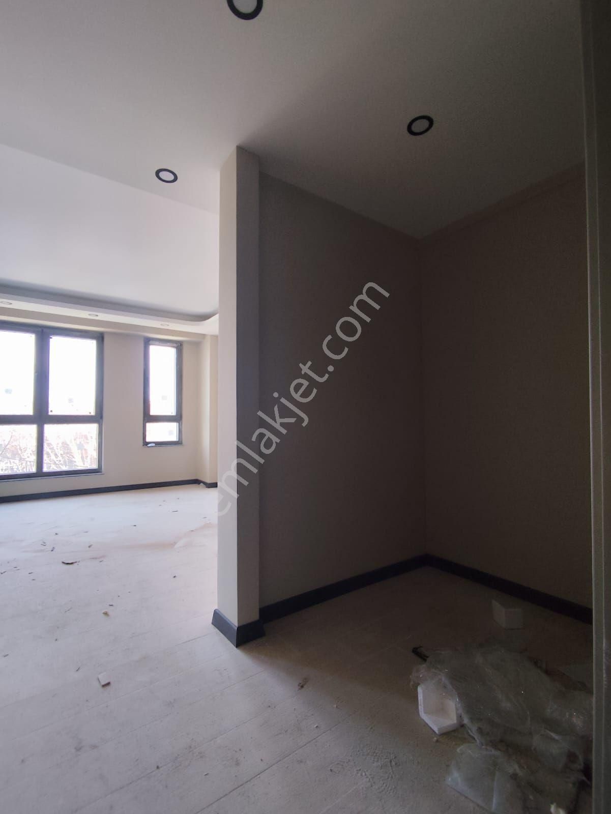 Sazova Mahalles 300 M2 Satılık 5+1 Villa - Görsel 23