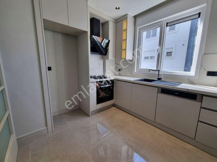 Turyap'tan Fenerbahçe Sahilde Deniz Manzaralı Ön Cephe 2+1 - Görsel 7