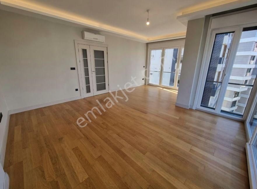 Turyap'tan Fenerbahçe Sahilde Deniz Manzaralı Ön Cephe 2+1 - Görsel 4