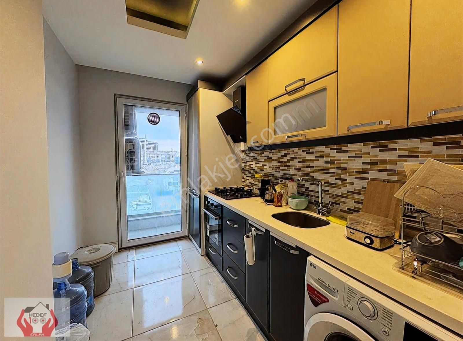 First Class Sitesi Ebeveyn Banyolu Lüks Eşyalı 2+1 Satılık Daire - Görsel 8