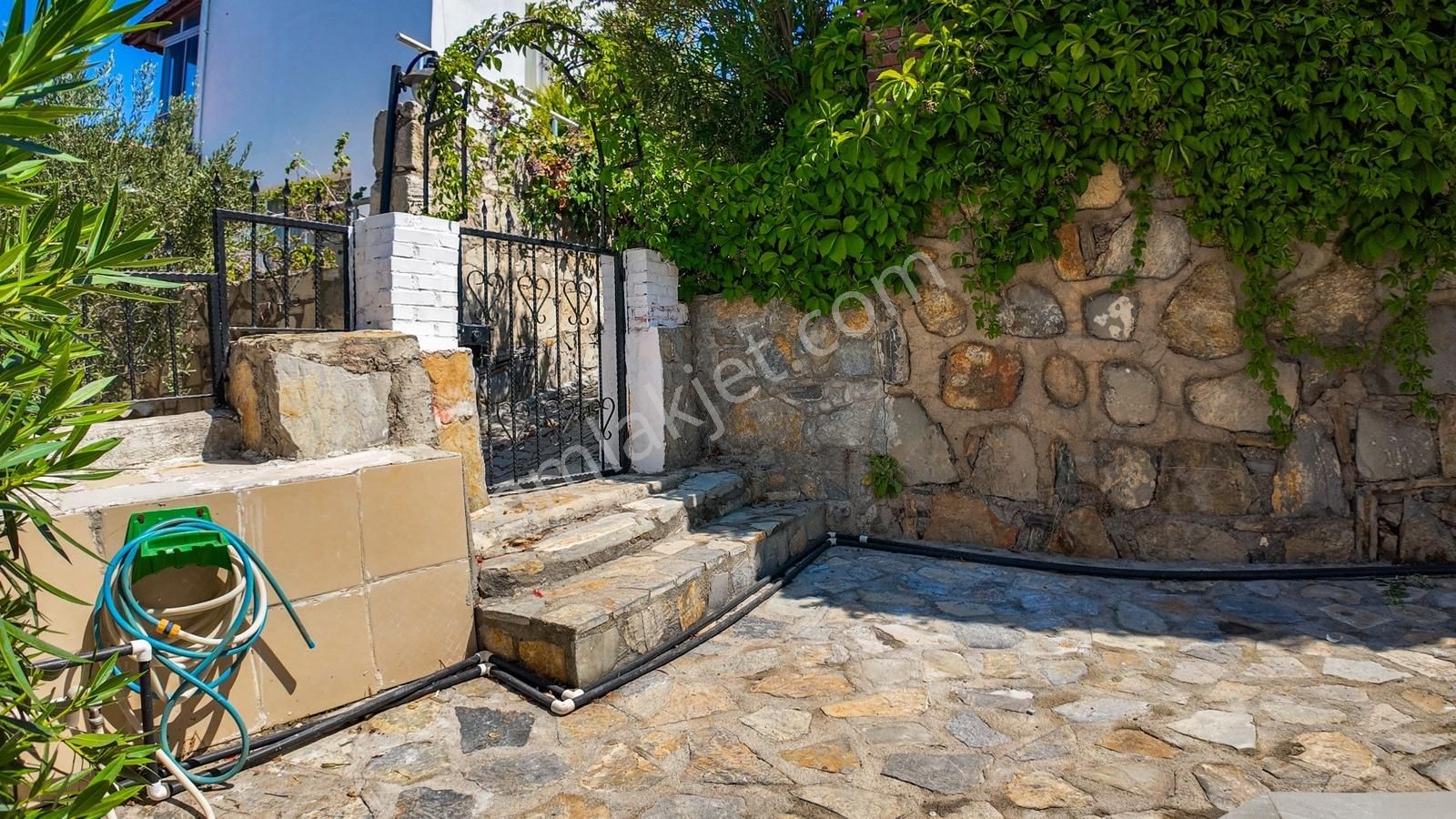 Boğaziçi Gümüşkum Sitesinde Kiralık Müstakil Tripleks Villa - Görsel 32