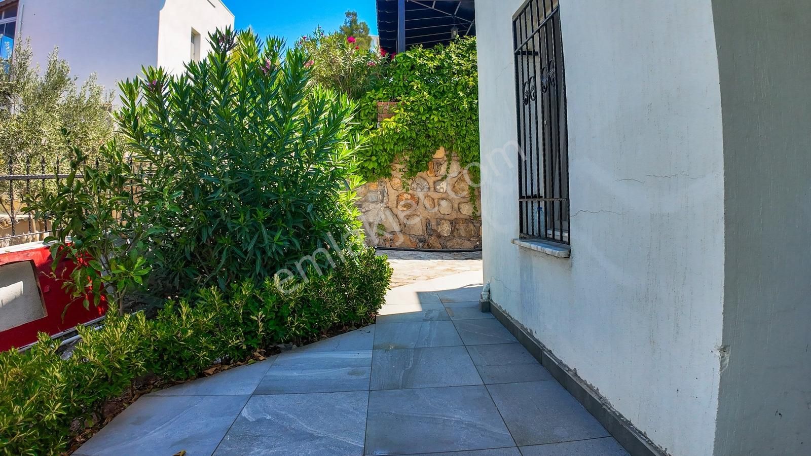 Boğaziçi Gümüşkum Sitesinde Kiralık Müstakil Tripleks Villa - Görsel 20