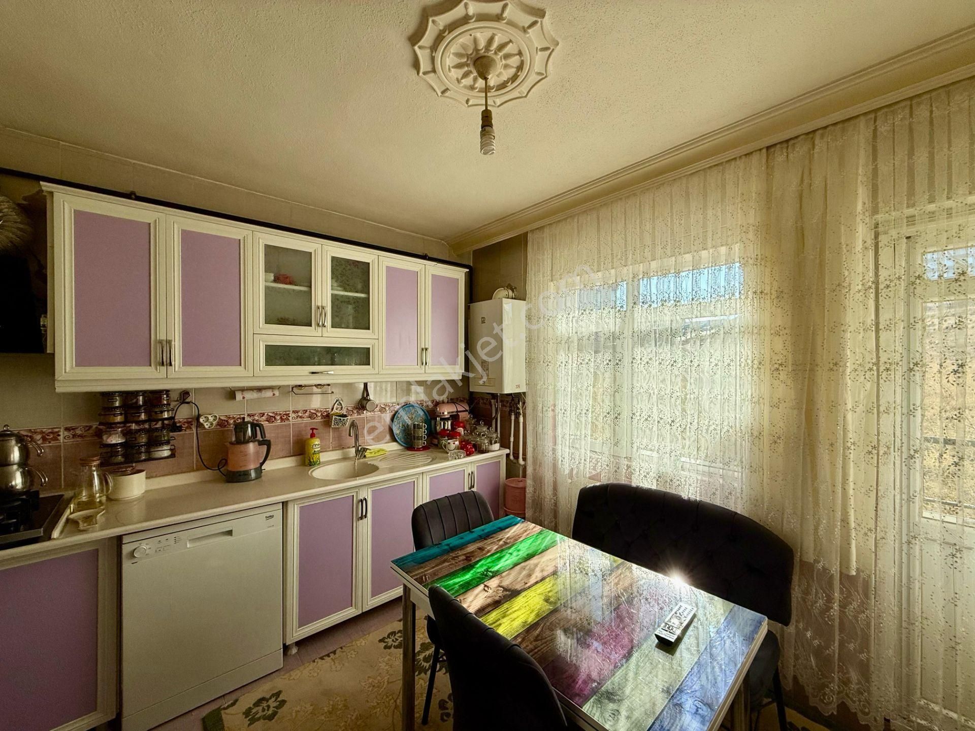 Kalecik Emlak'tan Güney Cephe 3+1 Çift Banyolu Masrafsız Daire