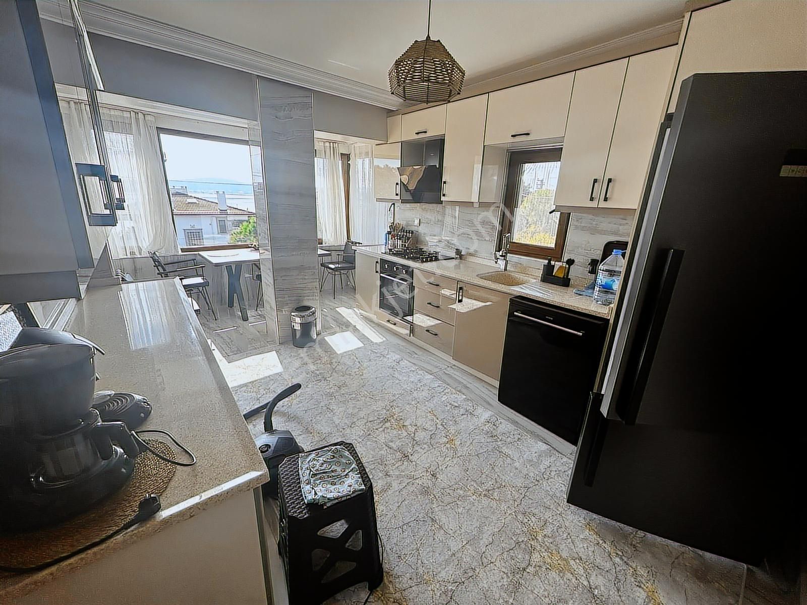 Era Angel'dan Cunda Adasında Eşyalı 2+1 Deniz Manzaralı Kiralık - Görsel 8