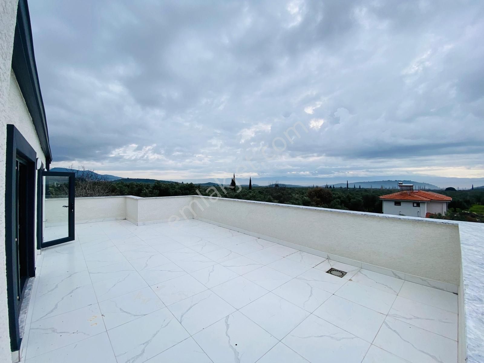 Kerim'den Güre Satılık Müstakil Bahçeli Sıfır 4+1 Otoprklı Villa - Görsel 4