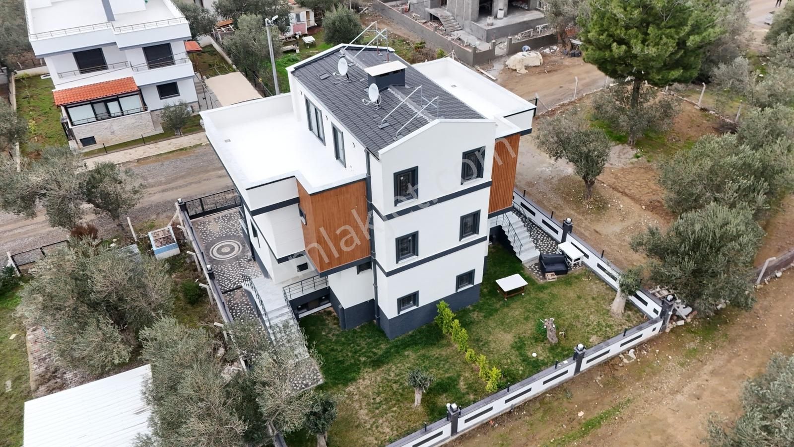 Kerim'den Güre Satılık Müstakil Bahçeli Sıfır 4+1 Otoprklı Villa - Görsel 2