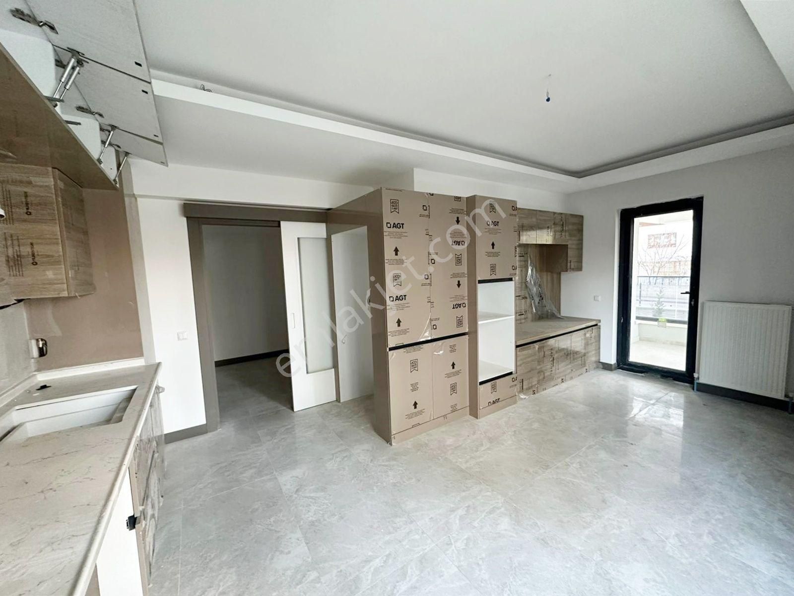 Karapürçek'te Ebeveyn Banyolu Full Yapılı 3+1 Satılık Sıfır Daire !! - Görsel 3