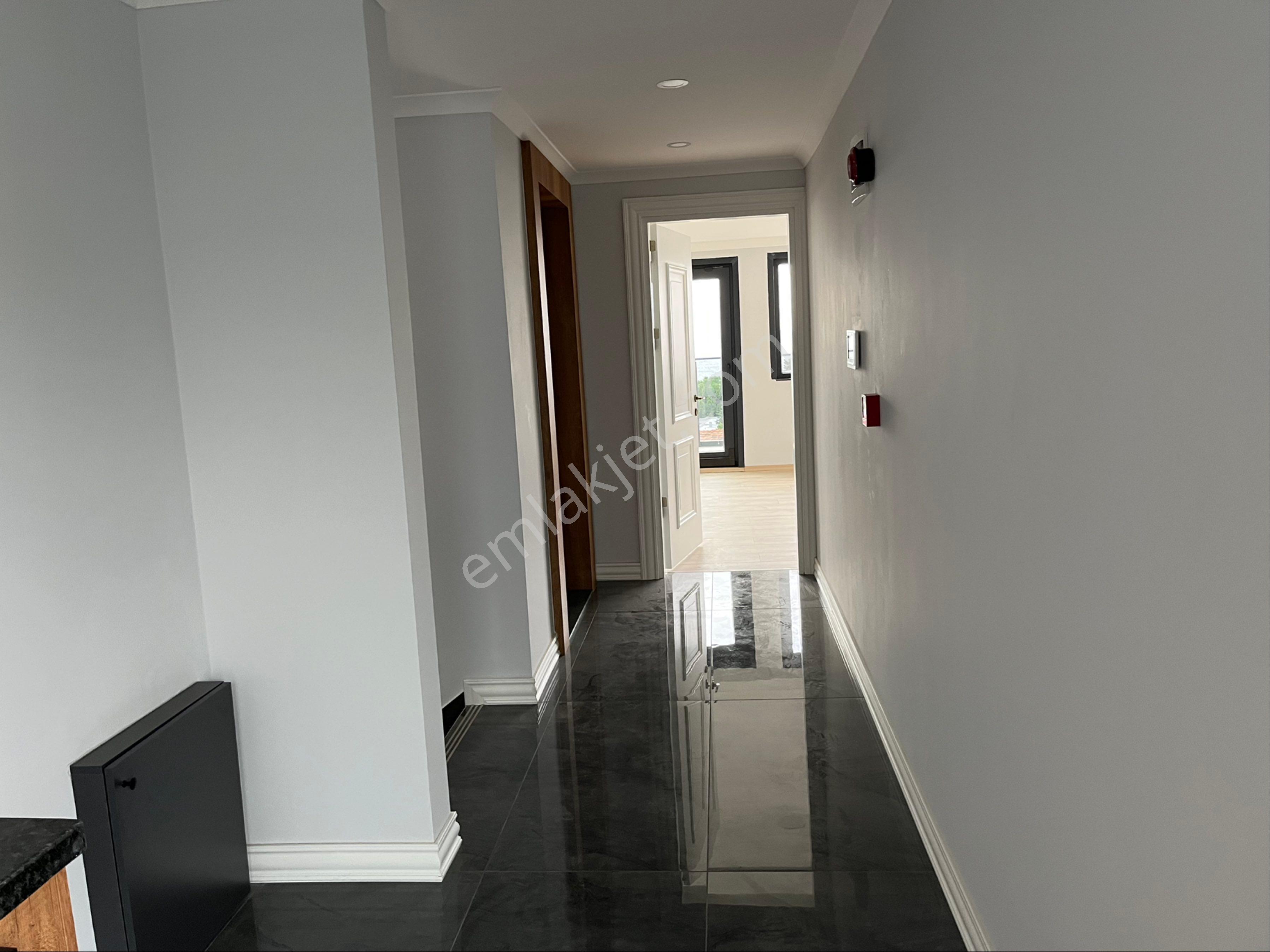 Satılık Villa 320m2 Dört Katlı Deniz Manzaralı - Görsel 11