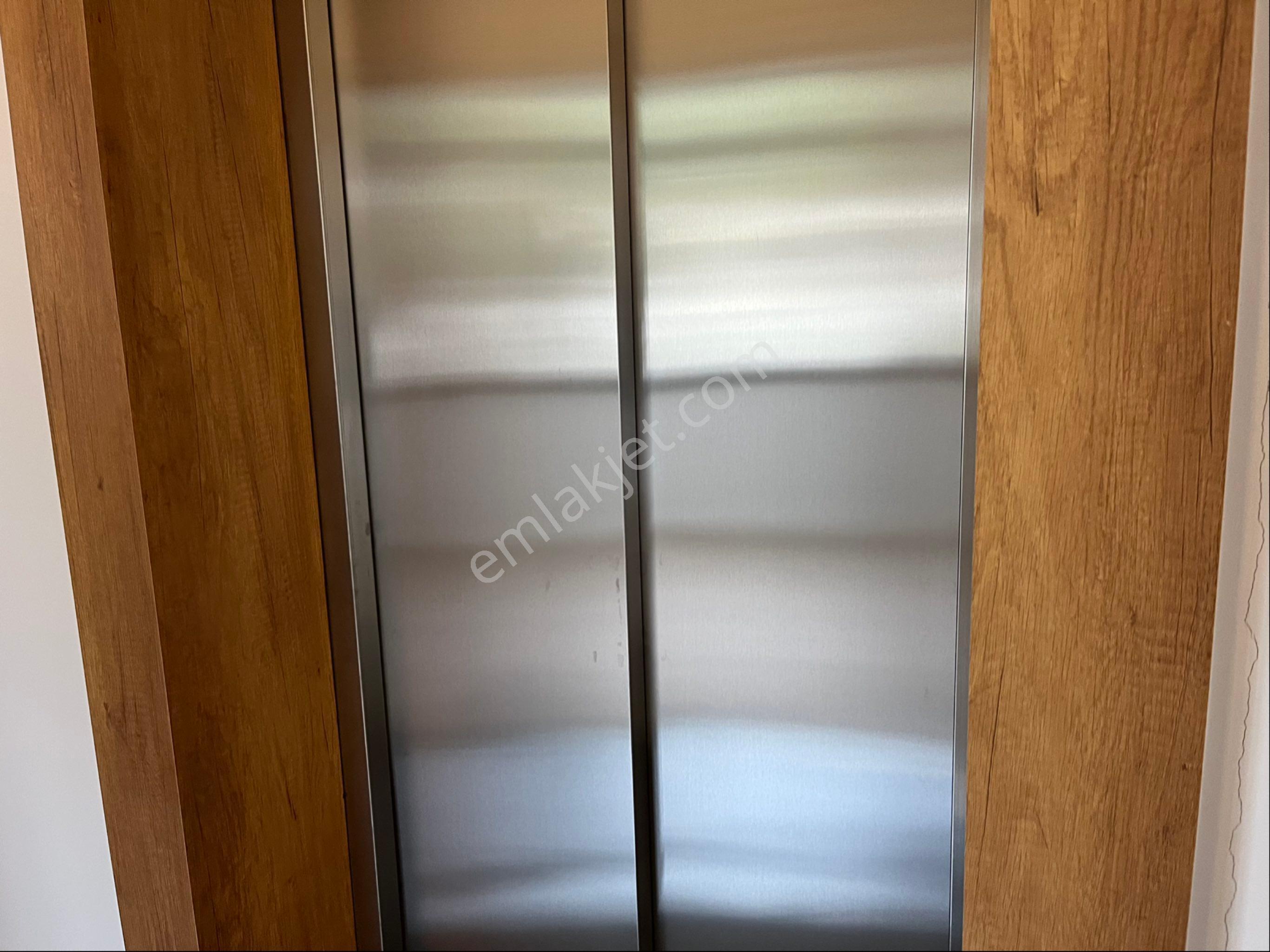 Satılık Villa 320m2 Dört Katlı Deniz Manzaralı - Görsel 16