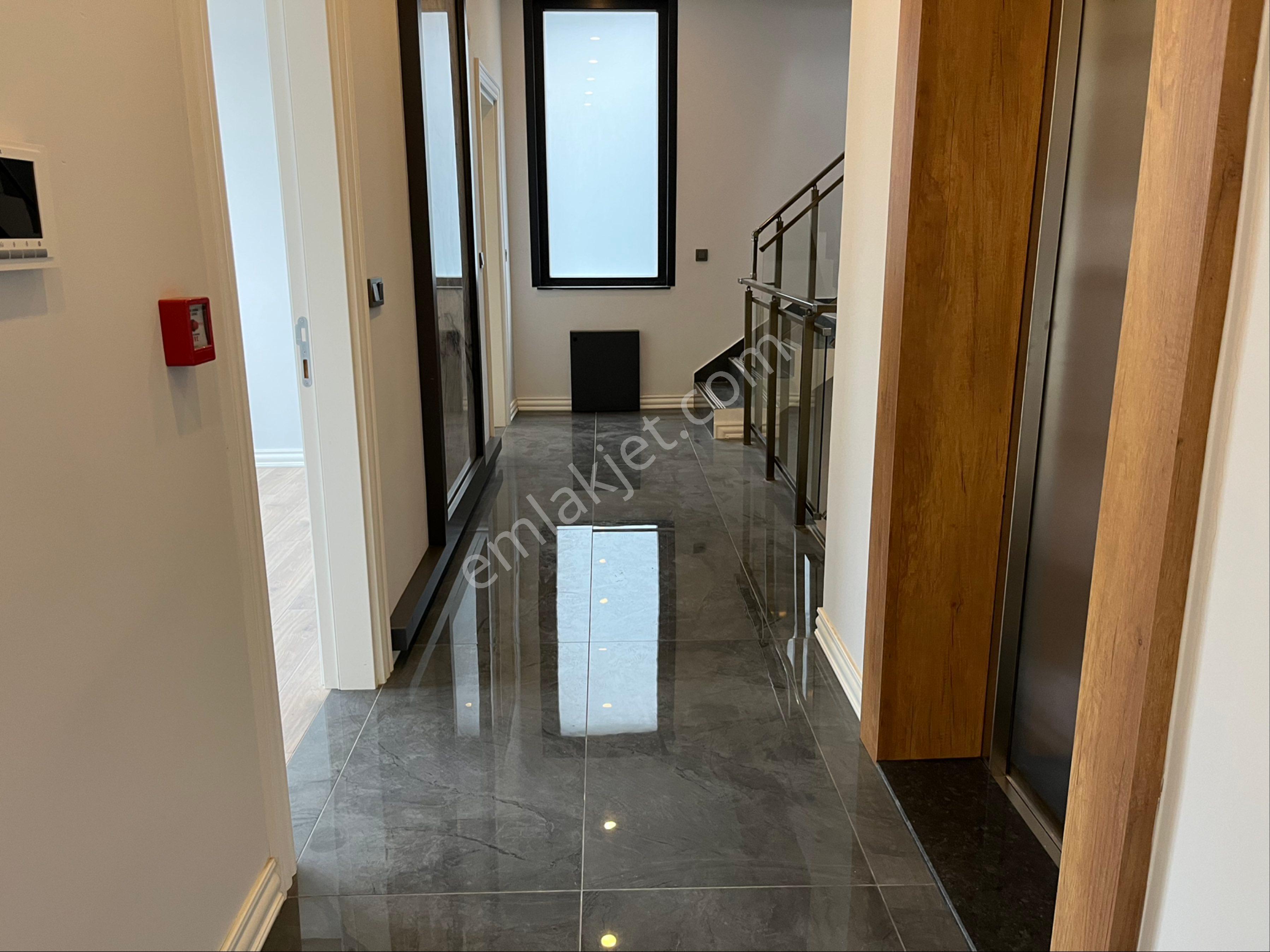 Satılık Villa 320m2 Dört Katlı Deniz Manzaralı - Görsel 14