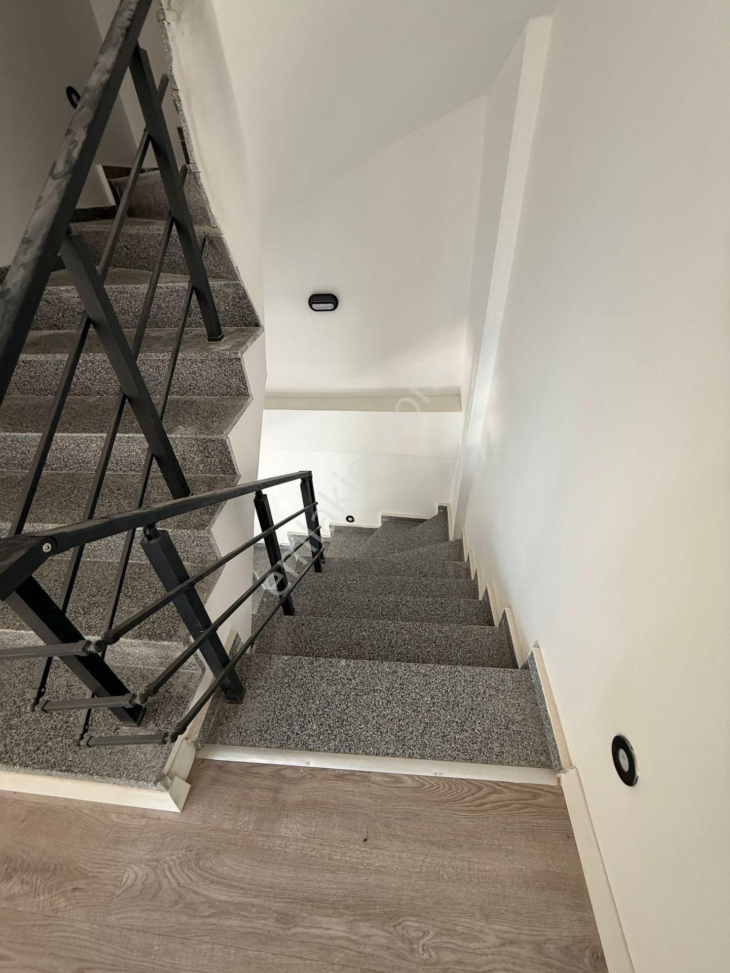 Didim Efelerde Merkezi Konumda Sıfır, Havuzlu Köşe Başı Villa - Görsel 9