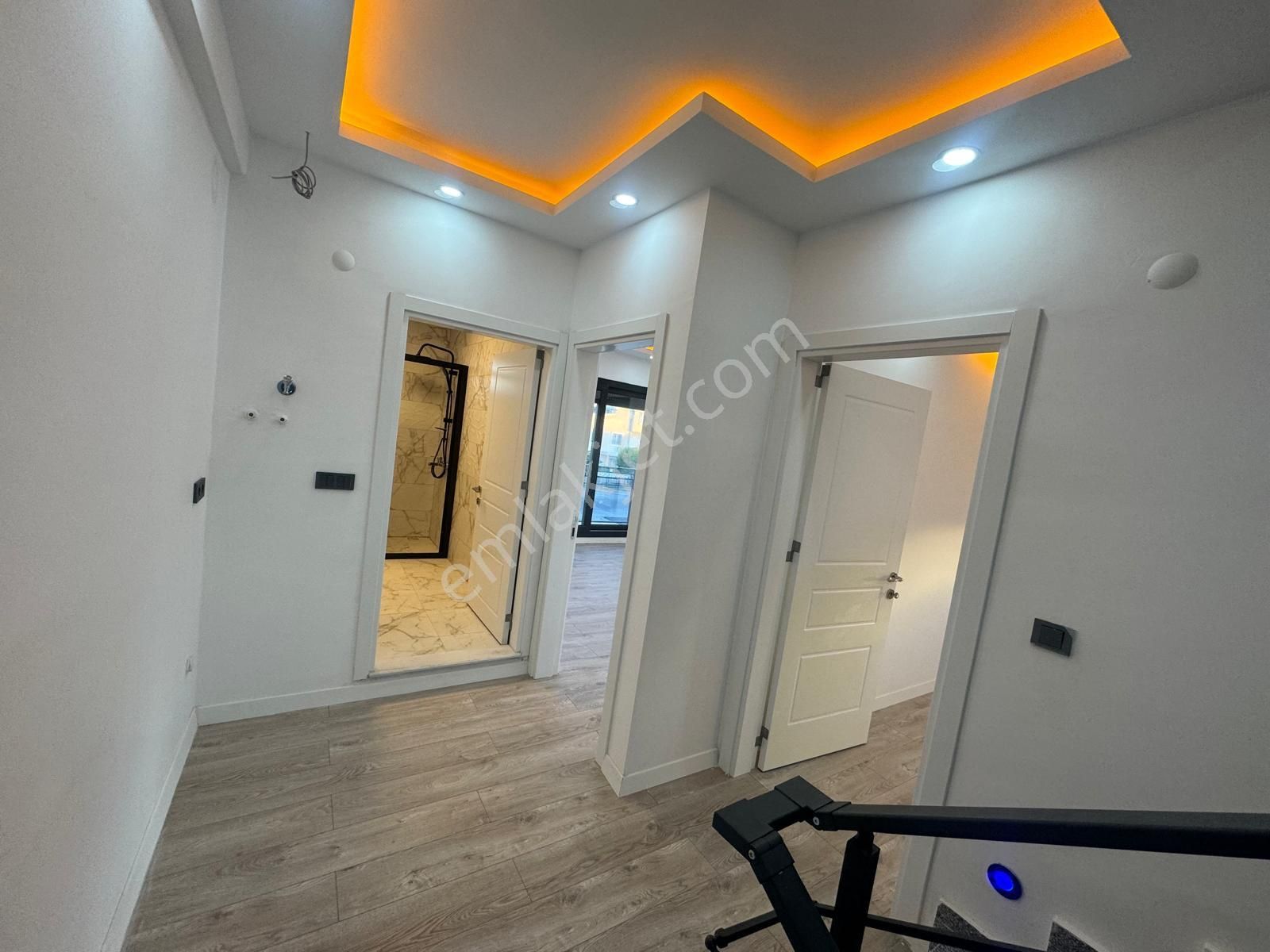 Didim Efelerde Merkezi Konumda Sıfır, Havuzlu Köşe Başı Villa - Görsel 25