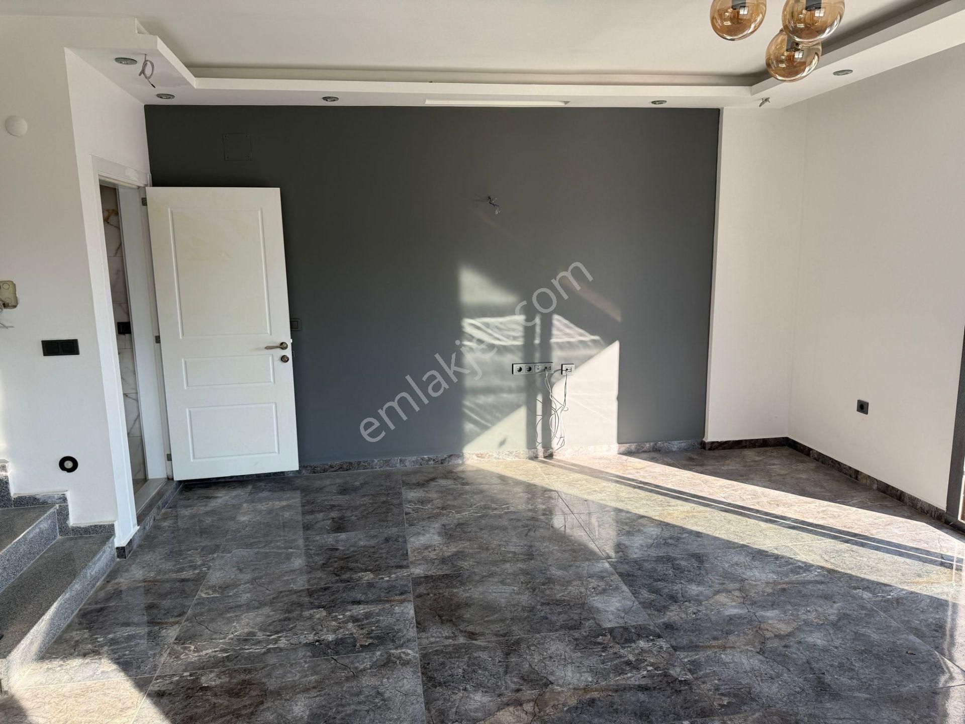 Didim Efelerde Merkezi Konumda Sıfır, Havuzlu Köşe Başı Villa - Görsel 8