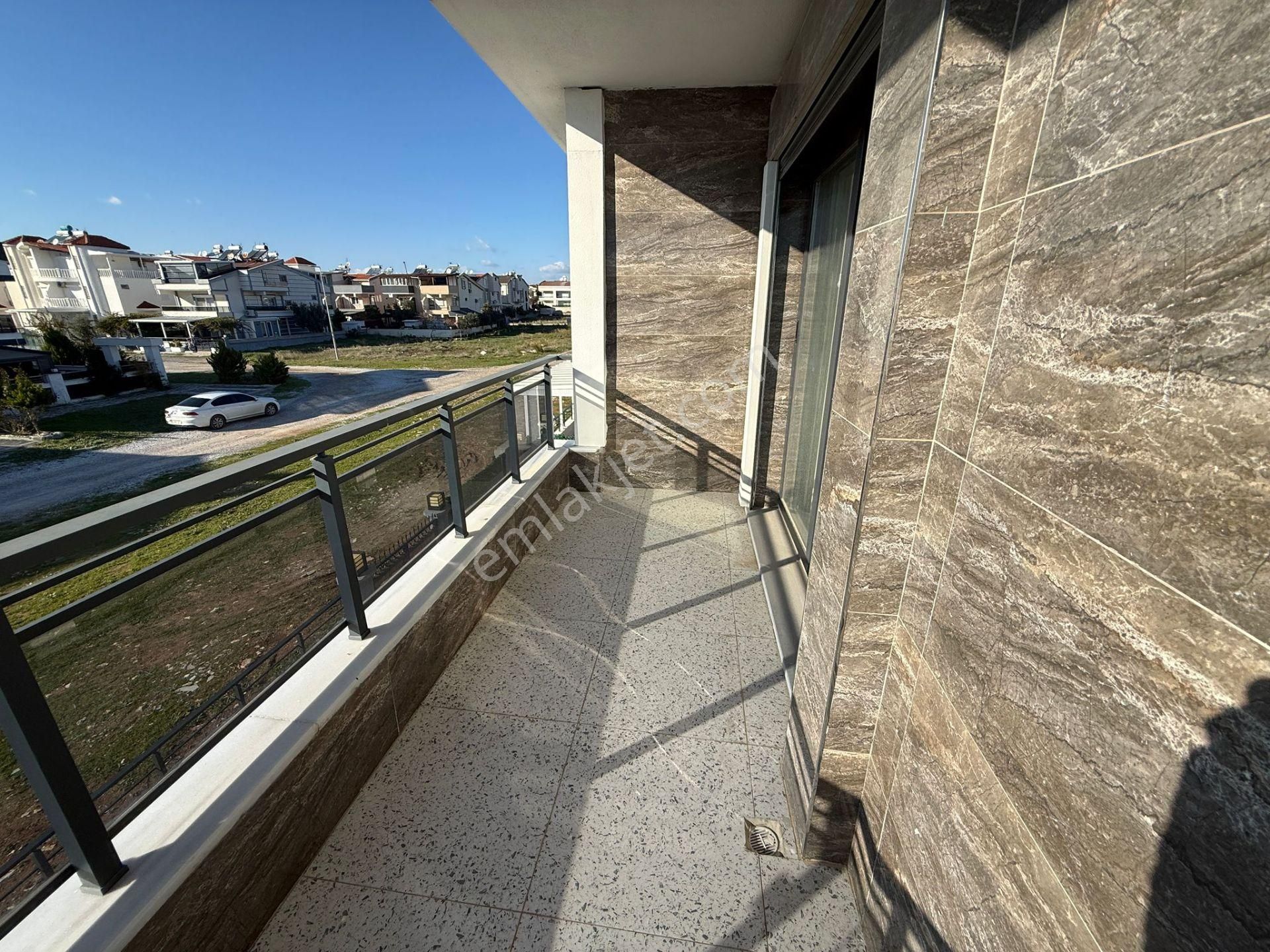 Didim Efelerde Merkezi Konumda Sıfır, Havuzlu Köşe Başı Villa - Görsel 10