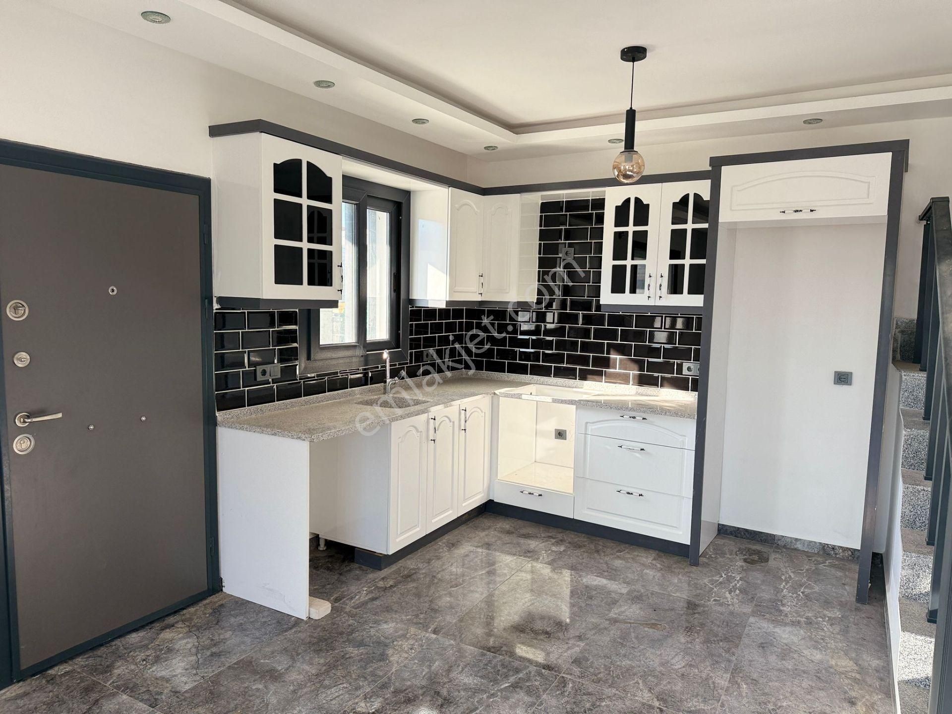 Didim Efelerde Merkezi Konumda Sıfır, Havuzlu Köşe Başı Villa - Görsel 4