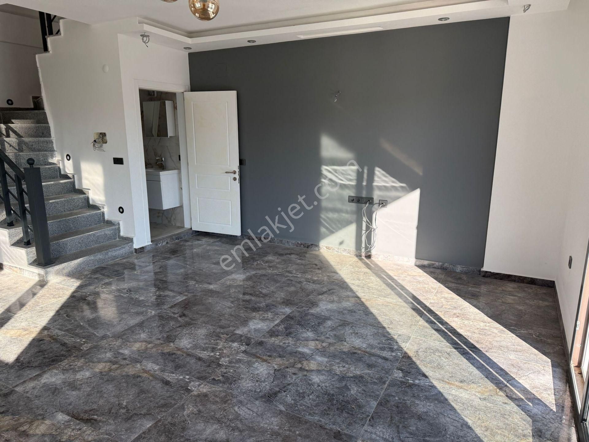 Didim Efelerde Merkezi Konumda Sıfır, Havuzlu Köşe Başı Villa - Görsel 7