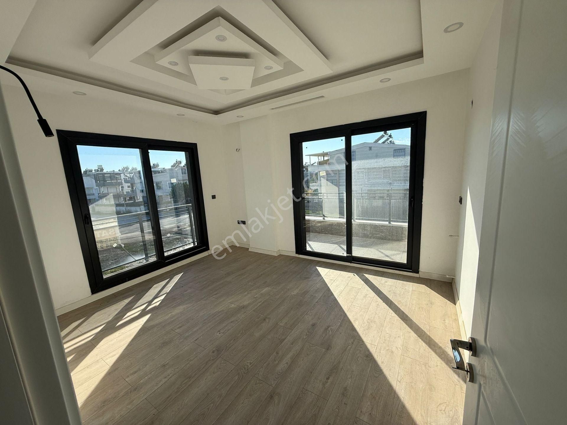 Didim Efelerde Merkezi Konumda Sıfır, Havuzlu Köşe Başı Villa - Görsel 23