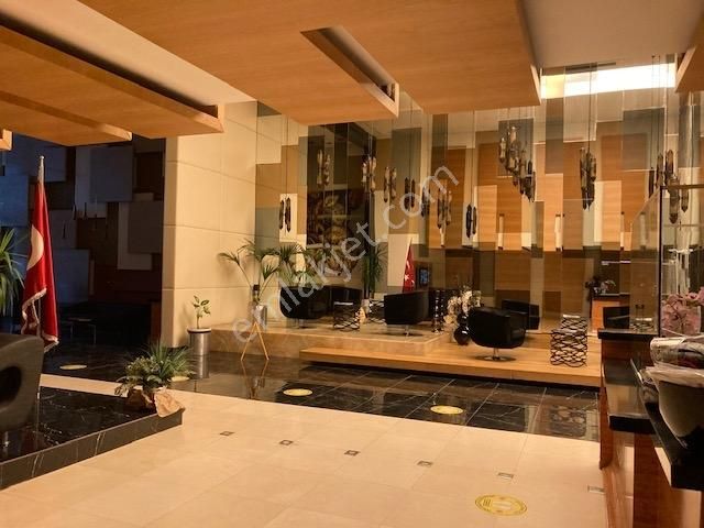 Skyport Residence'da Üstü Kapalı Teraslı Deniz Manzaralı Ofis - Görsel 14