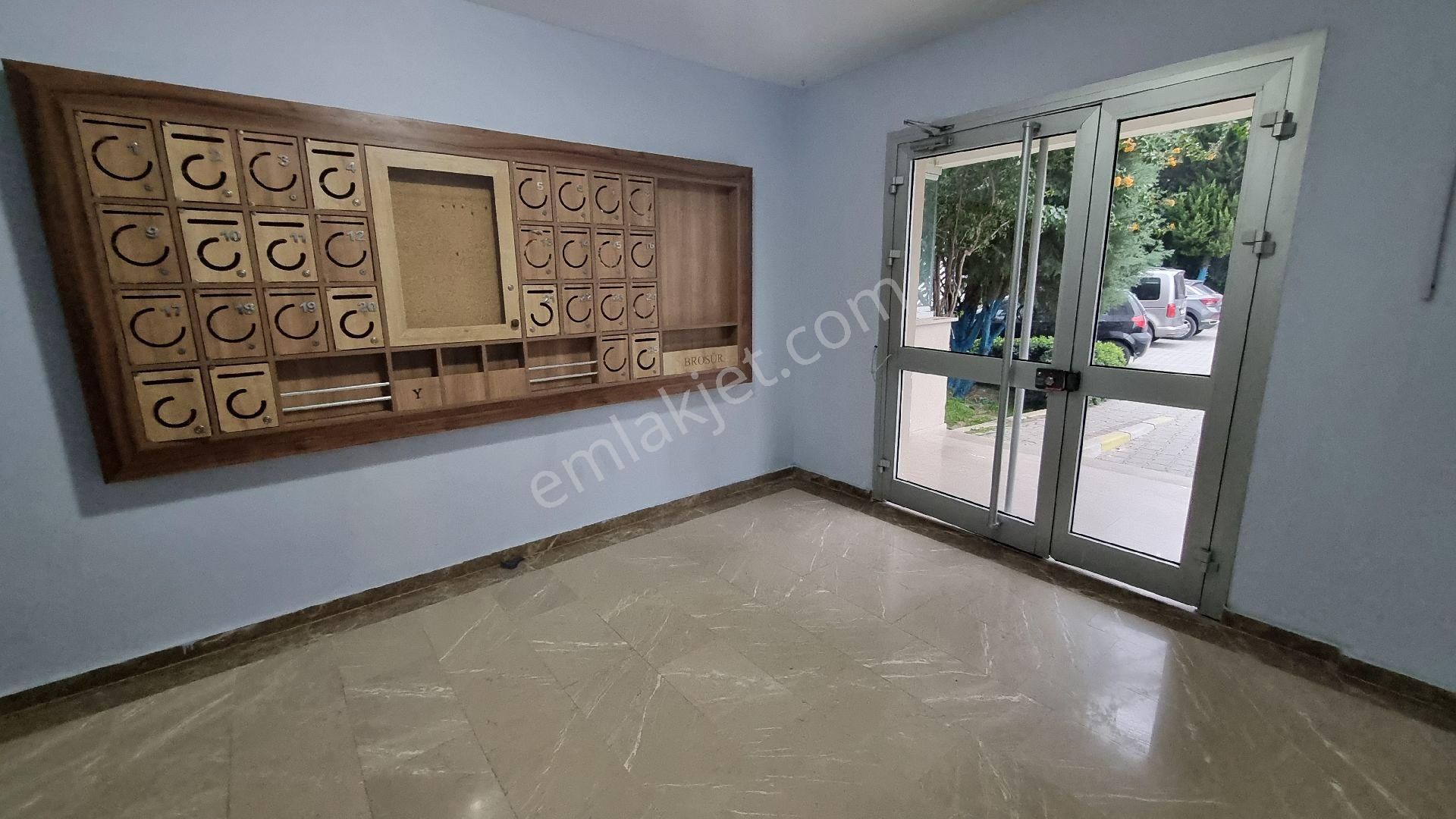 Bayraklı Körfez Mahallesi Havuzlu Sitede Ara Kat 3+1 Kiralık Daire - Görsel 11