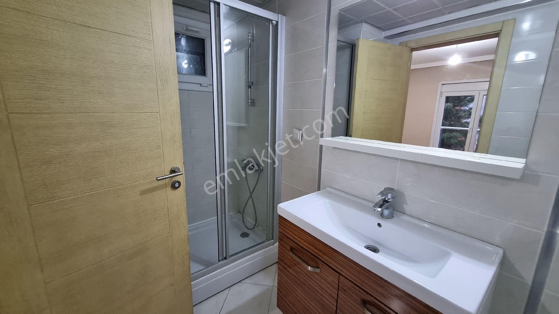 Bayraklı Körfez Mahallesi Havuzlu Sitede Ara Kat 3+1 Kiralık Daire - Görsel 29