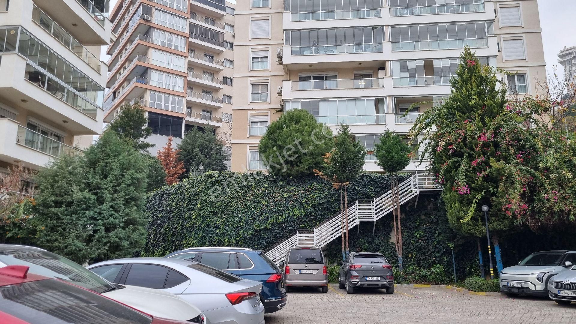 Bayraklı Körfez Mahallesi Havuzlu Sitede Ara Kat 3+1 Kiralık Daire - Görsel 5