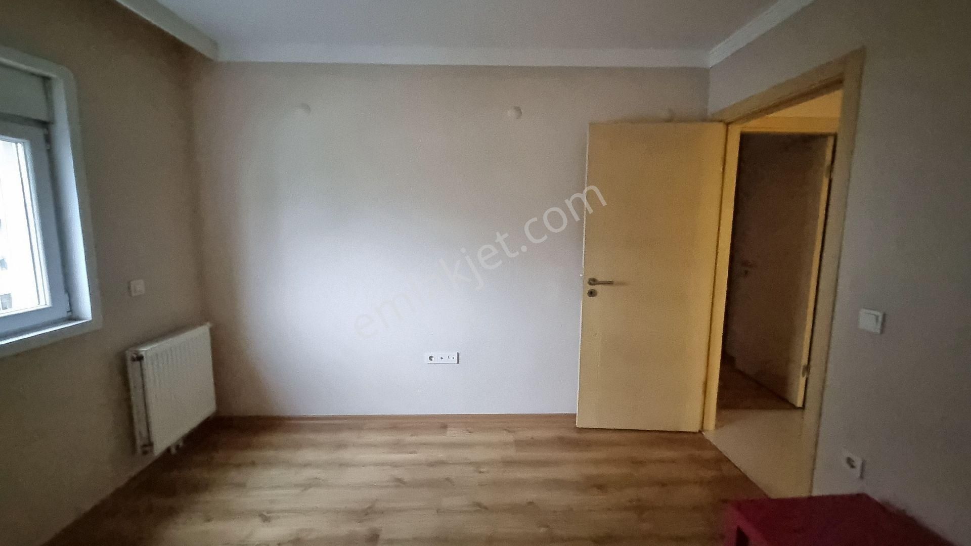 Bayraklı Körfez Mahallesi Havuzlu Sitede Ara Kat 3+1 Kiralık Daire - Görsel 35