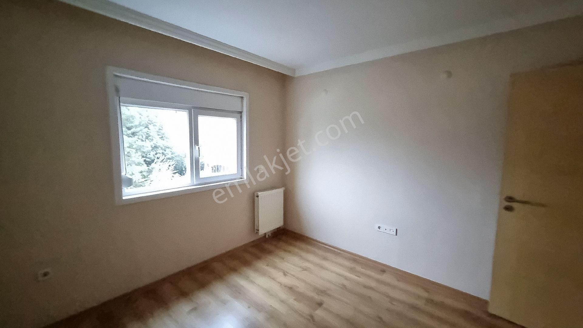 Bayraklı Körfez Mahallesi Havuzlu Sitede Ara Kat 3+1 Kiralık Daire - Görsel 34