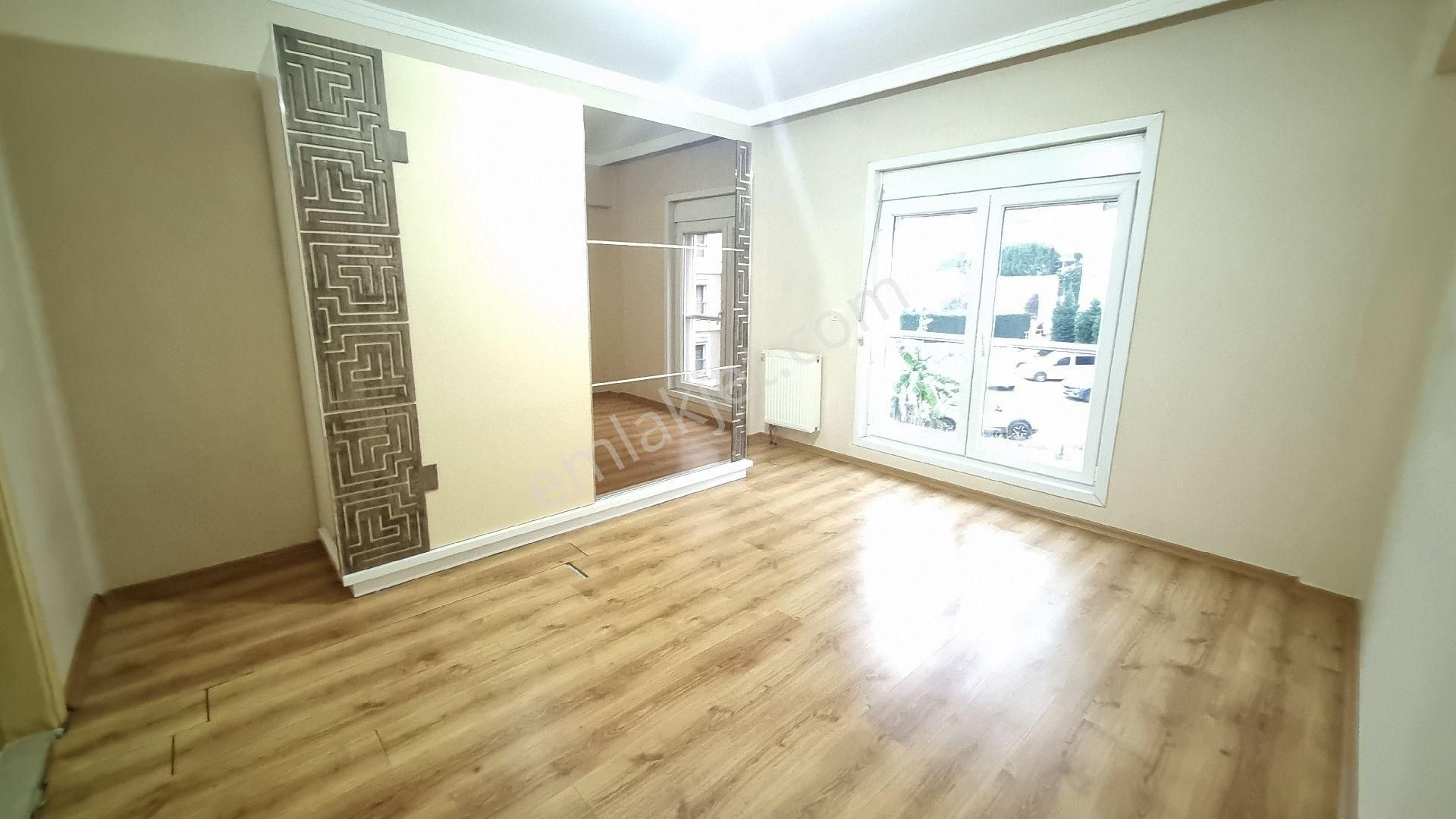 Bayraklı Körfez Mahallesi Havuzlu Sitede Ara Kat 3+1 Kiralık Daire - Görsel 26