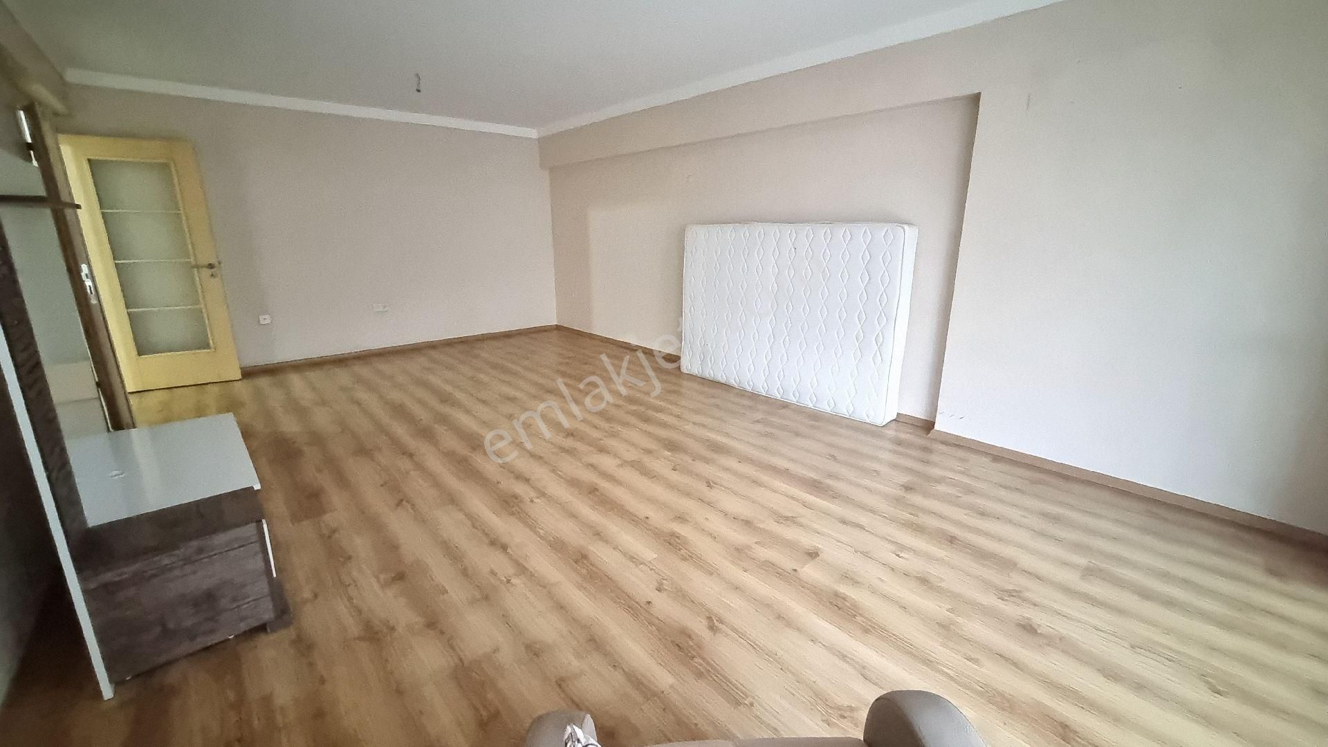 Bayraklı Körfez Mahallesi Havuzlu Sitede Ara Kat 3+1 Kiralık Daire - Görsel 19