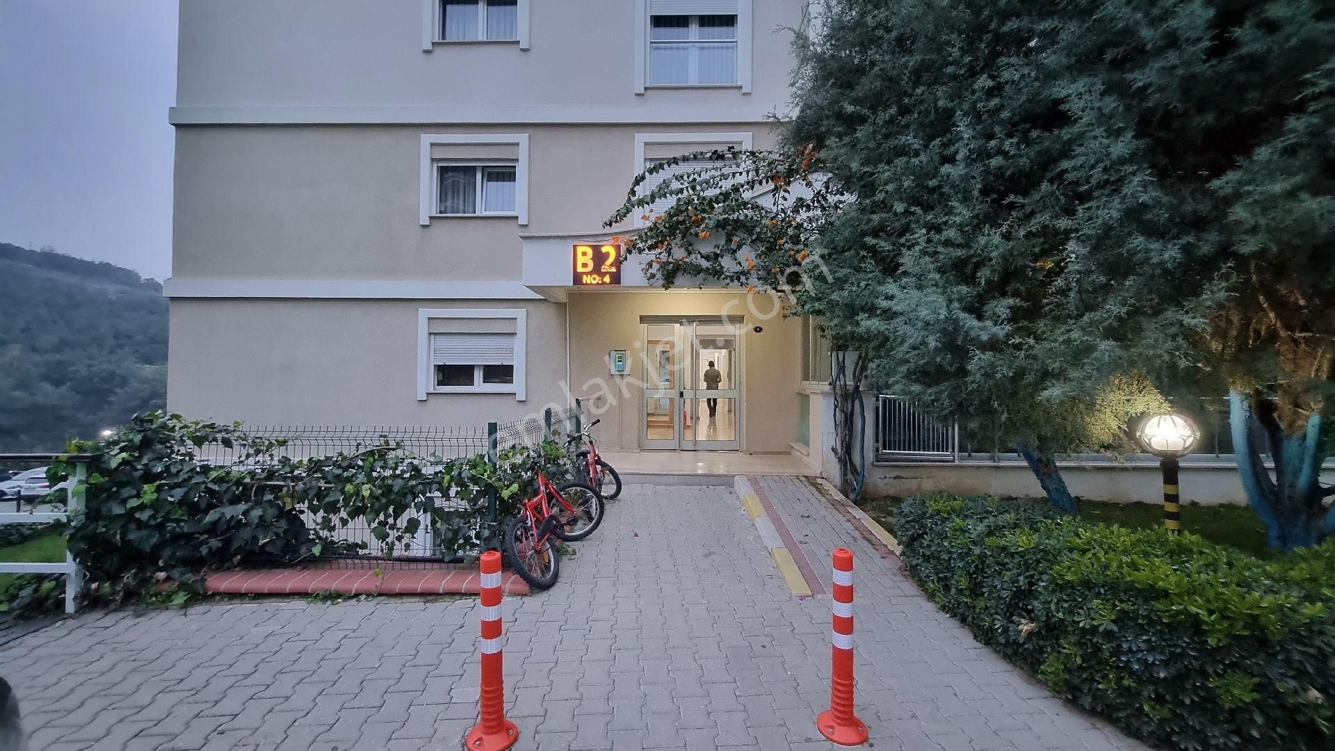 Bayraklı Körfez Mahallesi Havuzlu Sitede Ara Kat 3+1 Kiralık Daire - Görsel 9