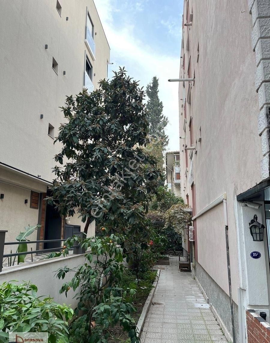Bornova Büyük Park İle M.kemal Caddesi Aradında Bakımlı 3+1 - Görsel 3