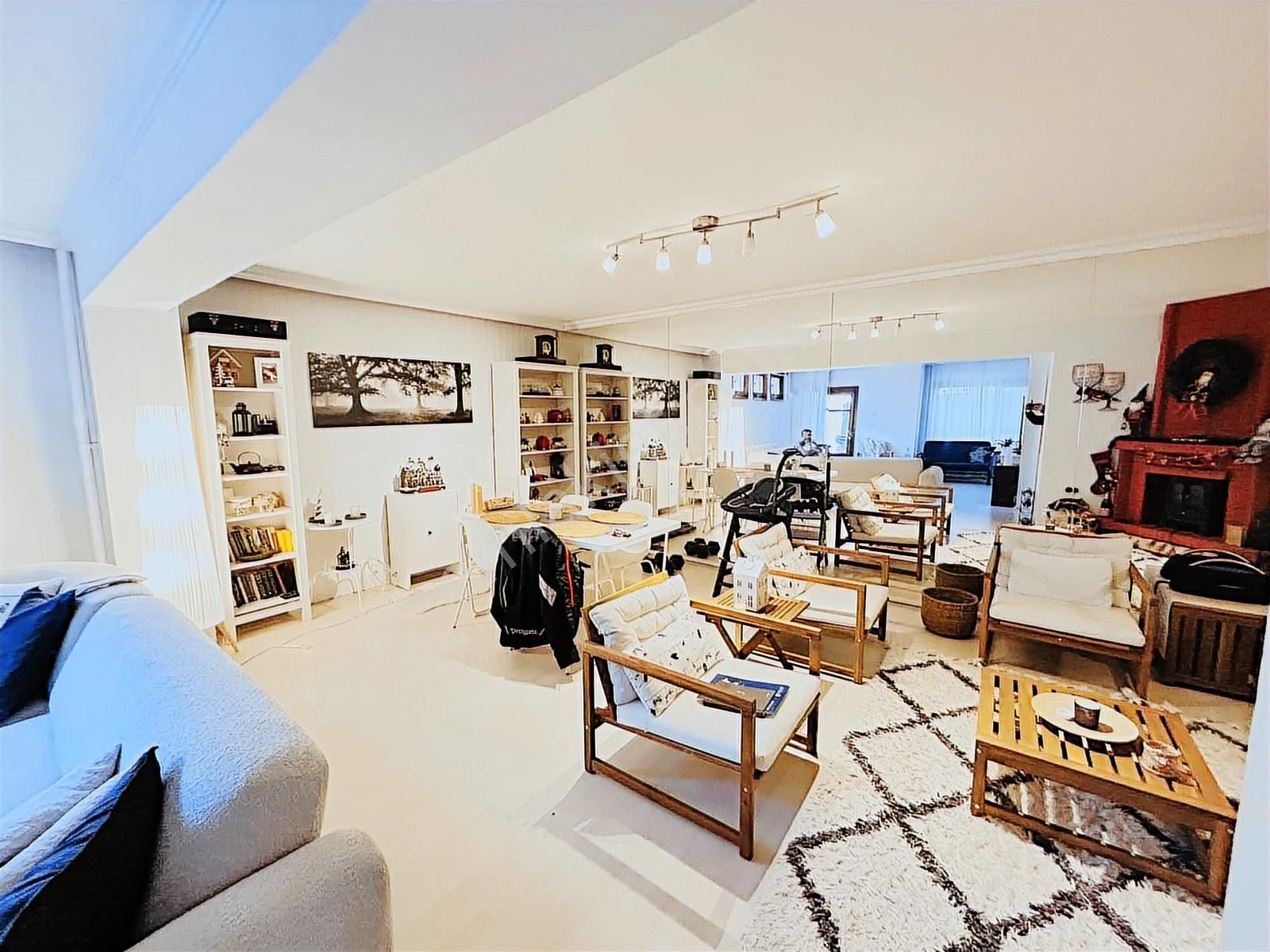 Gop Yeni Foça Sk. Full Yapılı Bahçe Kullanımlı 135 M2 2+1 - Görsel 3