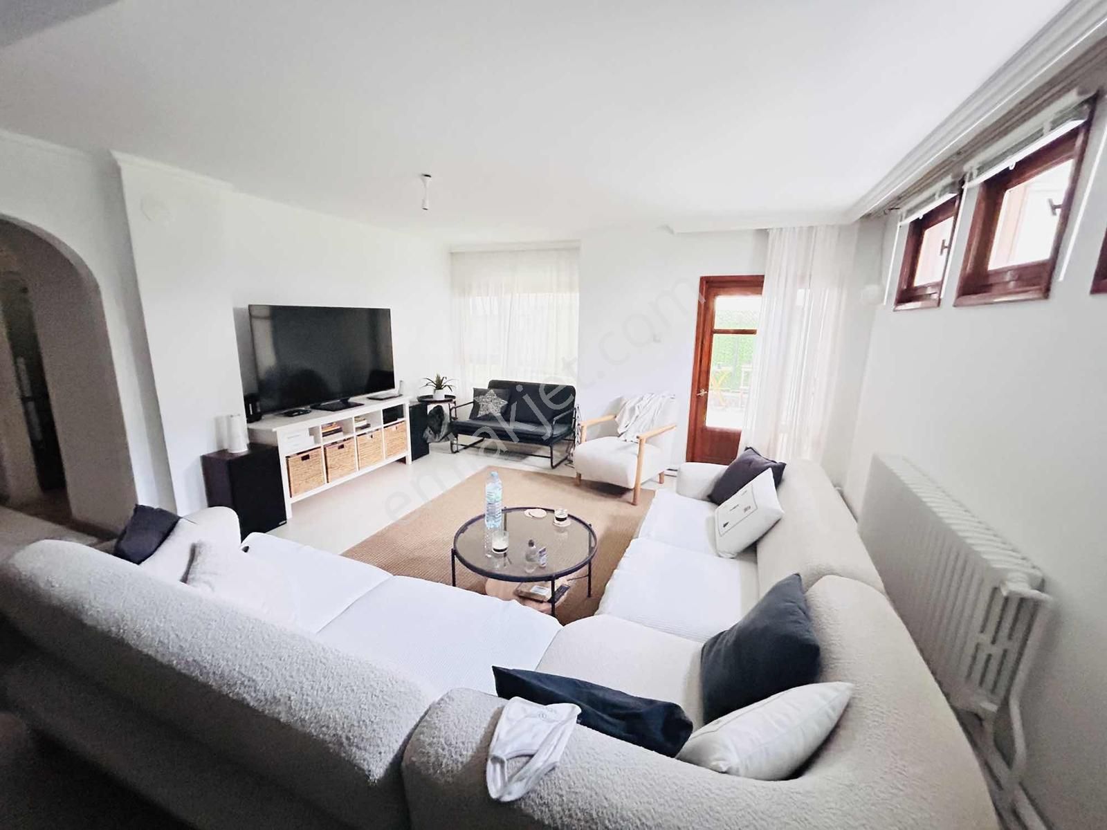 Gop Yeni Foça Sk. Full Yapılı Bahçe Kullanımlı 135 M2 2+1 - Görsel 11