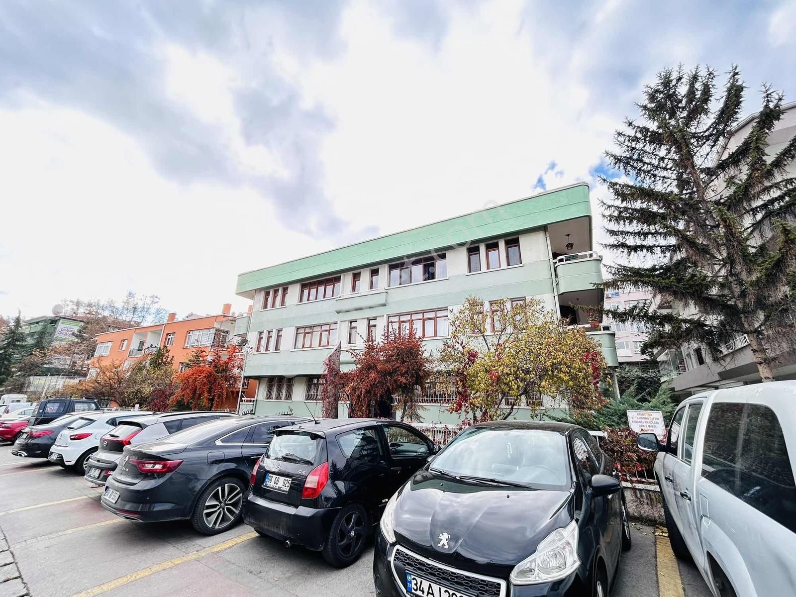 Gop Yeni Foça Sk. Full Yapılı Bahçe Kullanımlı 135 M2 2+1 - Görsel 5