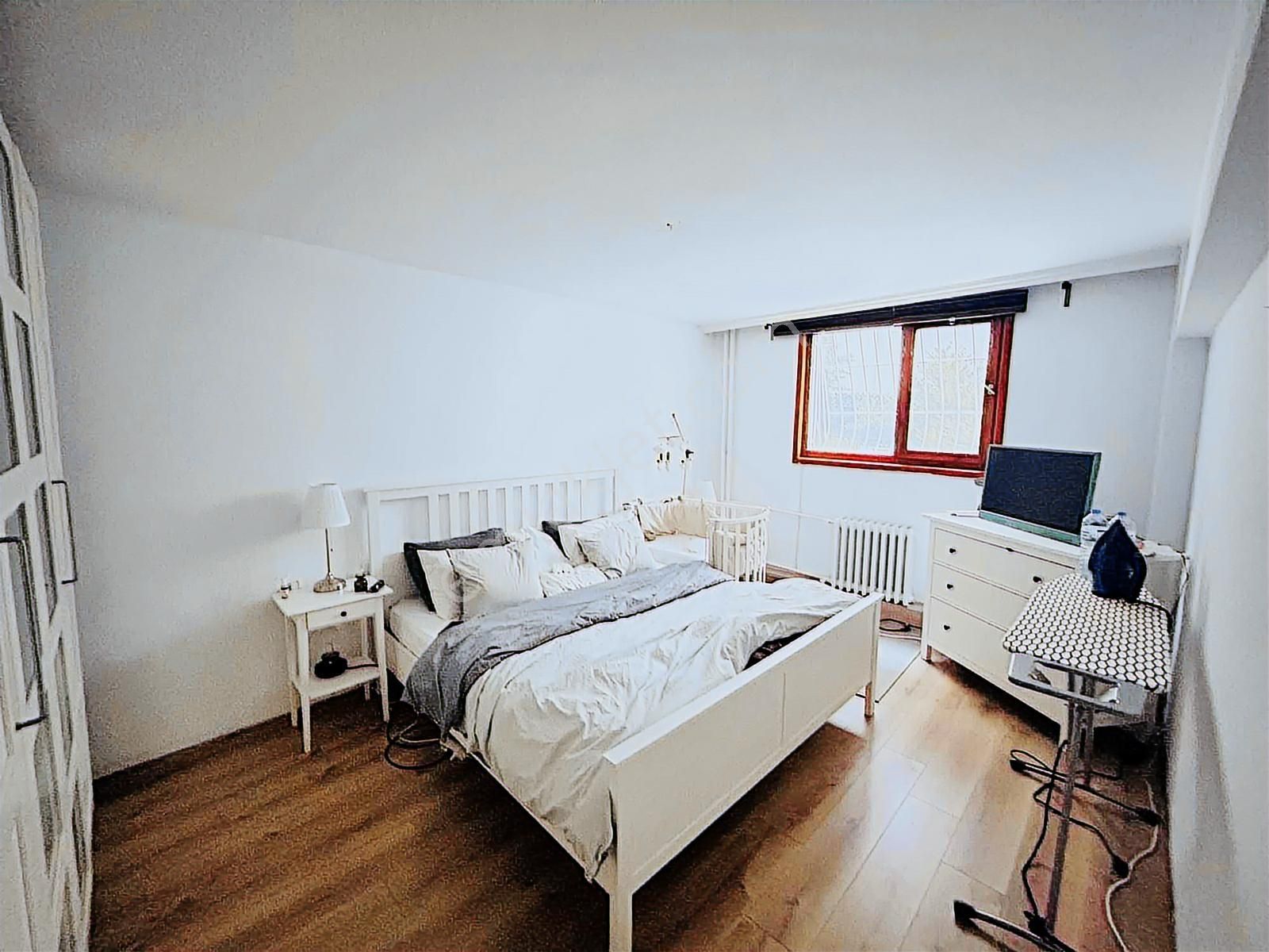 Gop Yeni Foça Sk. Full Yapılı Bahçe Kullanımlı 135 M2 2+1 - Görsel 18