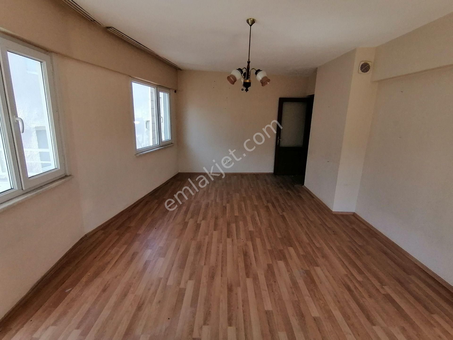 Şanlı Emlaktan..harmanlar Mh.'de ,sahile Çok Yakın / 2+1 / 100m2 / 4.kat / İskanlı Binada Satılık - Görsel 2