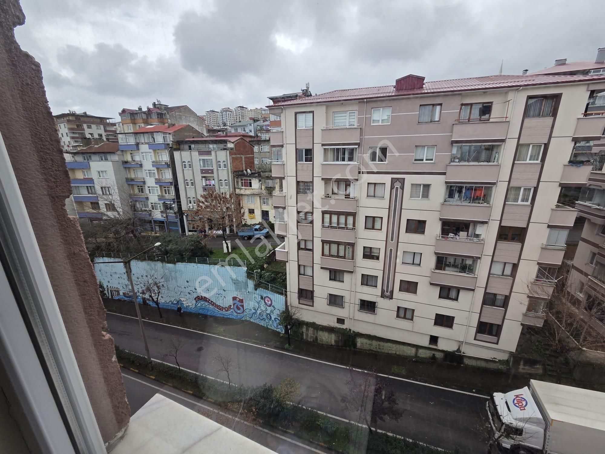 Aydınlıkevler'de İçi Sıfır Yapılı 3+1 Kiralık Daire - Görsel 7