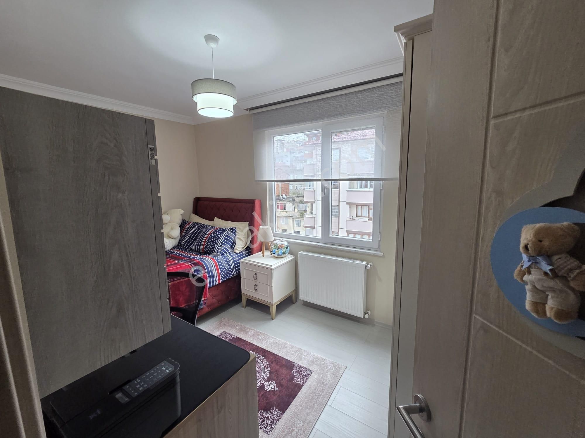 Aydınlıkevler'de İçi Sıfır Yapılı 3+1 Kiralık Daire - Görsel 16