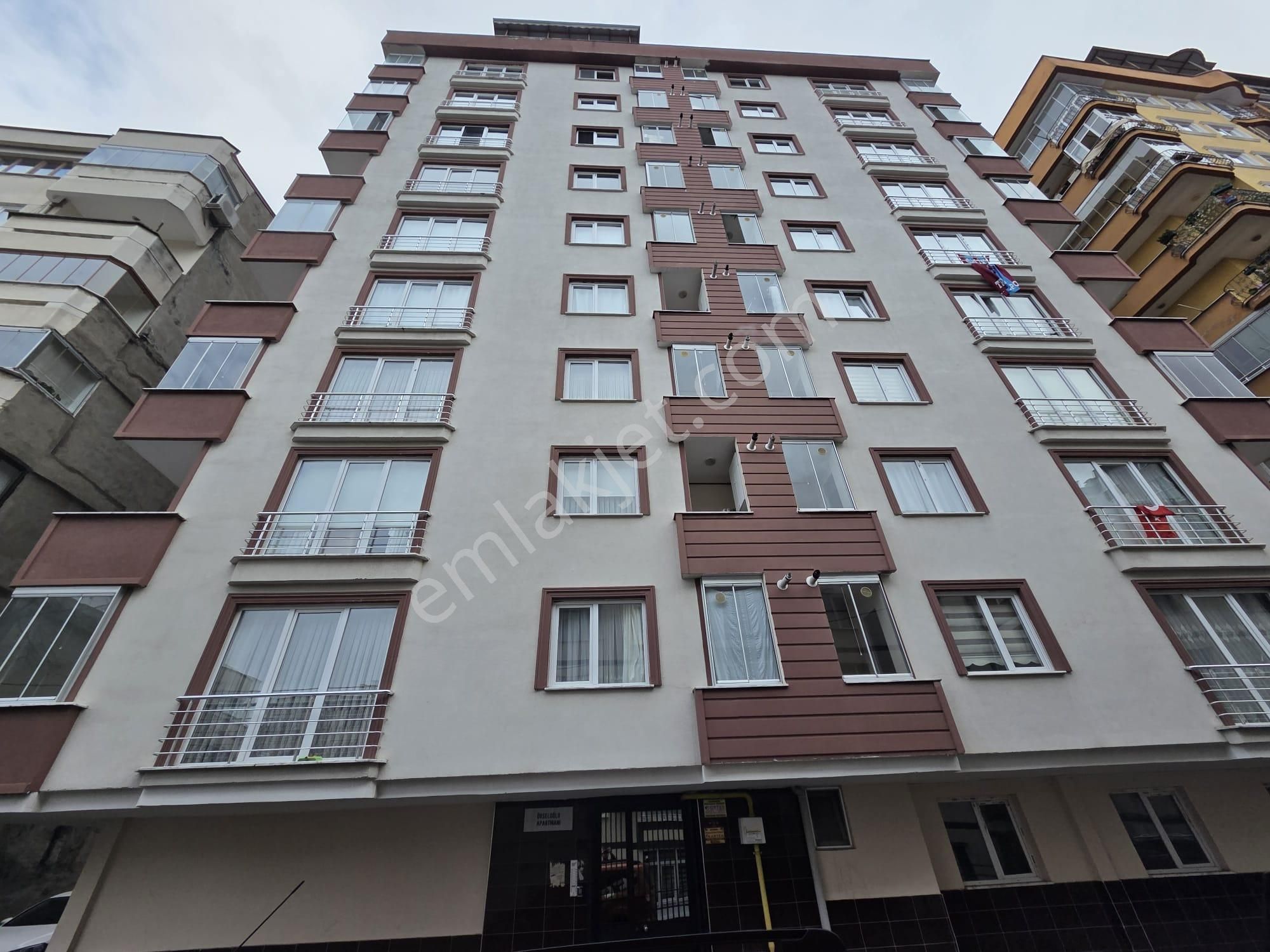 Aydınlıkevler'de İçi Sıfır Yapılı 3+1 Kiralık Daire