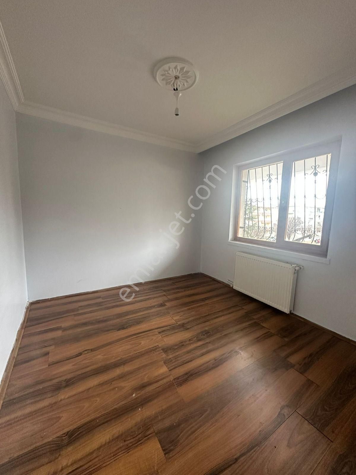 Beşikkaya'da Cadde Üzerinde 2+1 Satılık Fırsat Daire !! - Görsel 6