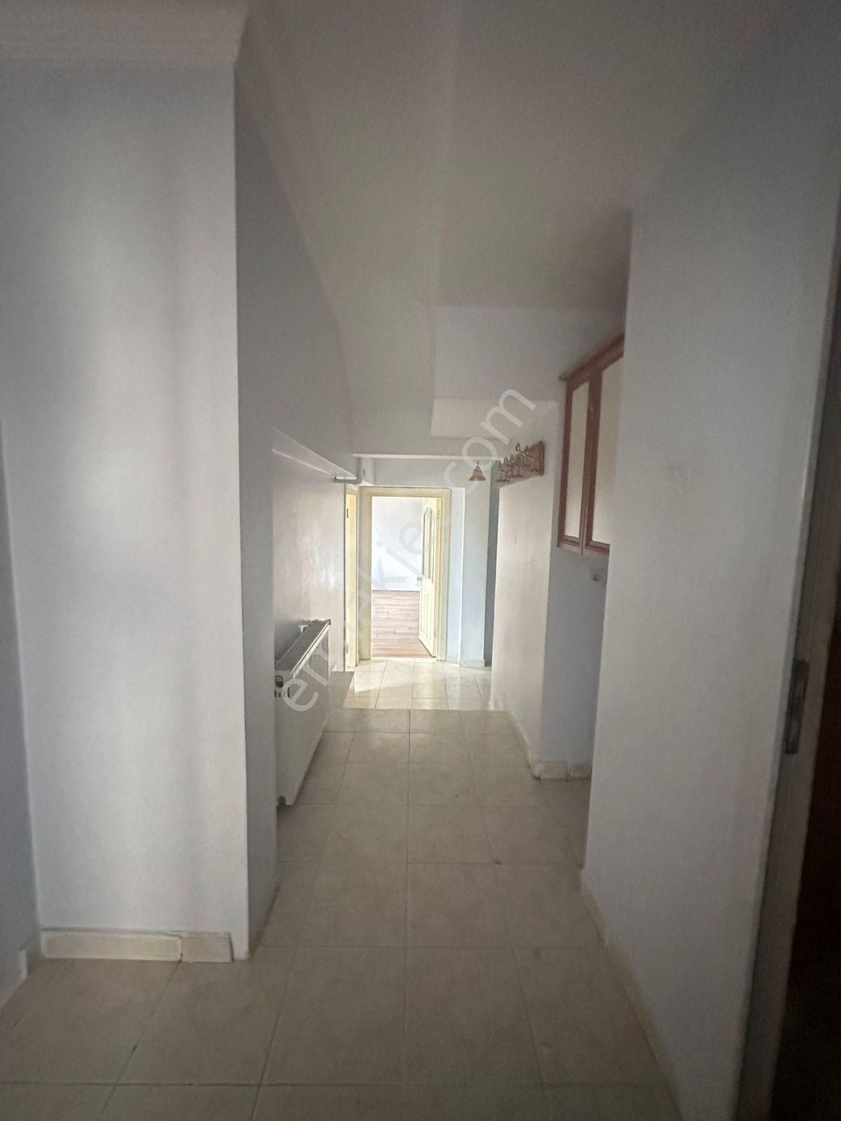 Beşikkaya'da Cadde Üzerinde 2+1 Satılık Fırsat Daire !! - Görsel 10