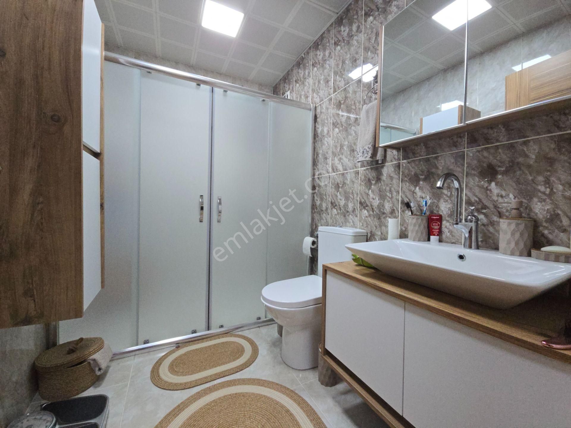 Şehitler Yakını Teras Balkonlu 3. Kat Konumunda Full Yapılı 2+1 - Görsel 25