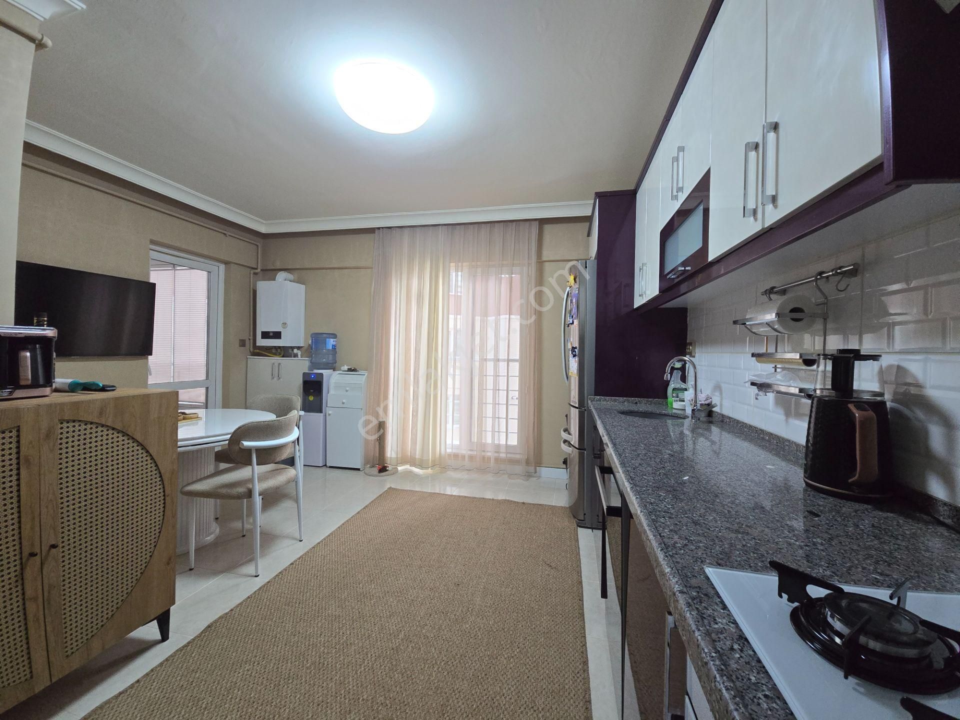 Şehitler Yakını Teras Balkonlu 3. Kat Konumunda Full Yapılı 2+1 - Görsel 6