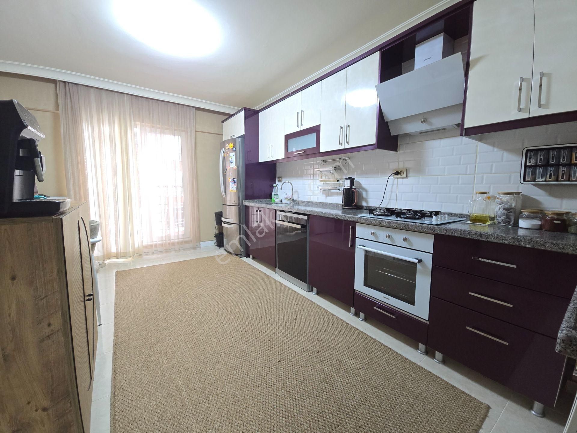 Şehitler Yakını Teras Balkonlu 3. Kat Konumunda Full Yapılı 2+1 - Görsel 3