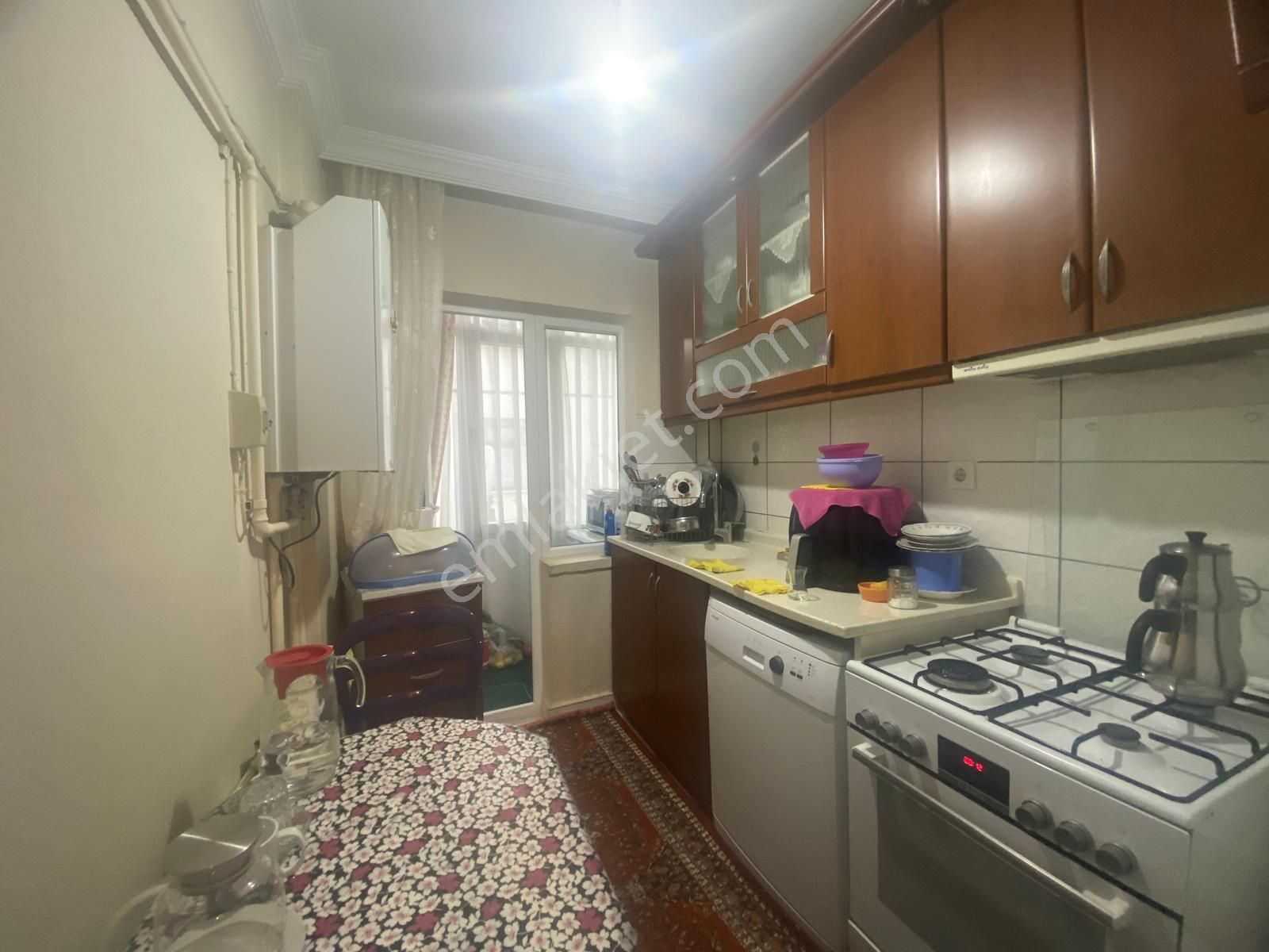 Koza Emlak'tan Plevne Mahallesin'de Caddde Üzerin'de Ara Katta 3+1 Yapılı Satılık Daire