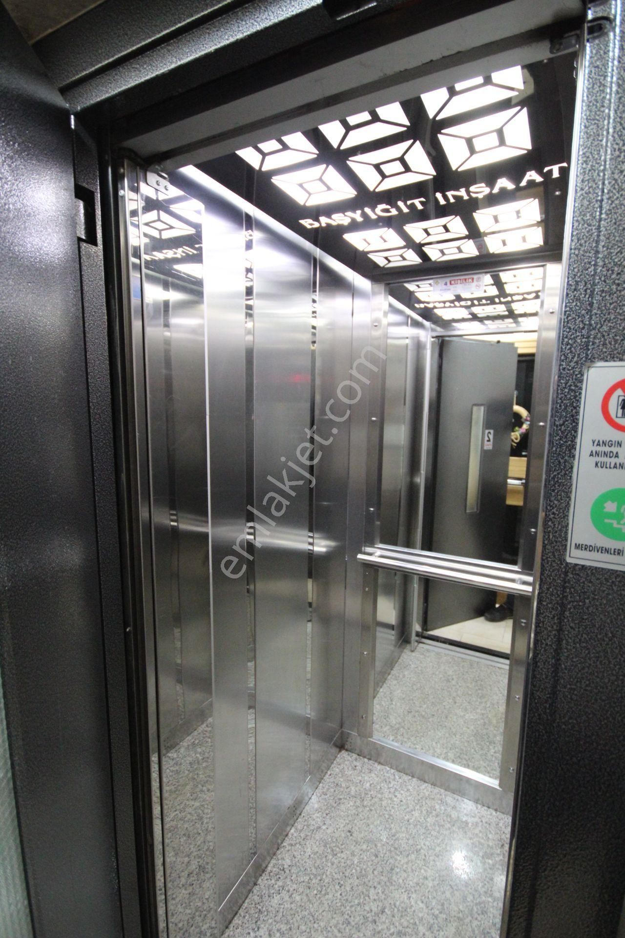 Old City'den M.kemalpaşa Cd Halk Bank Yanı 5yıllık Mükemmel 3+1 Arakat 110m2 Ultra Lüx Daire... - Görsel 4