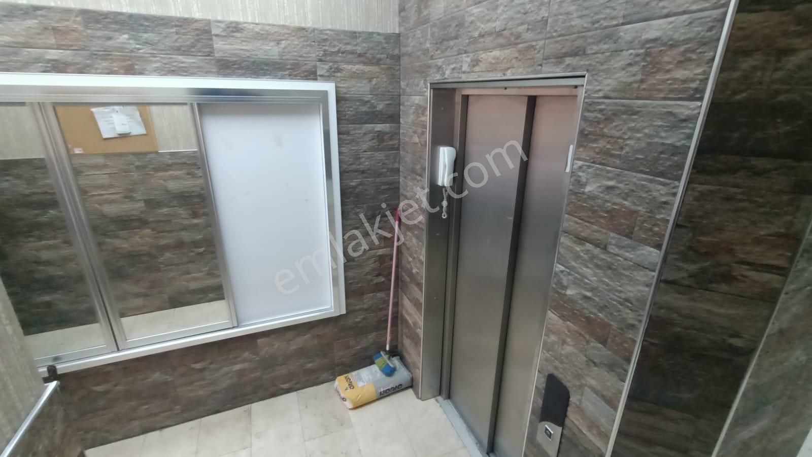 Köşe Konumlu 2+1 Kapalı Mutfaklı Kiracılı Bakımlı Daire - Görsel 14