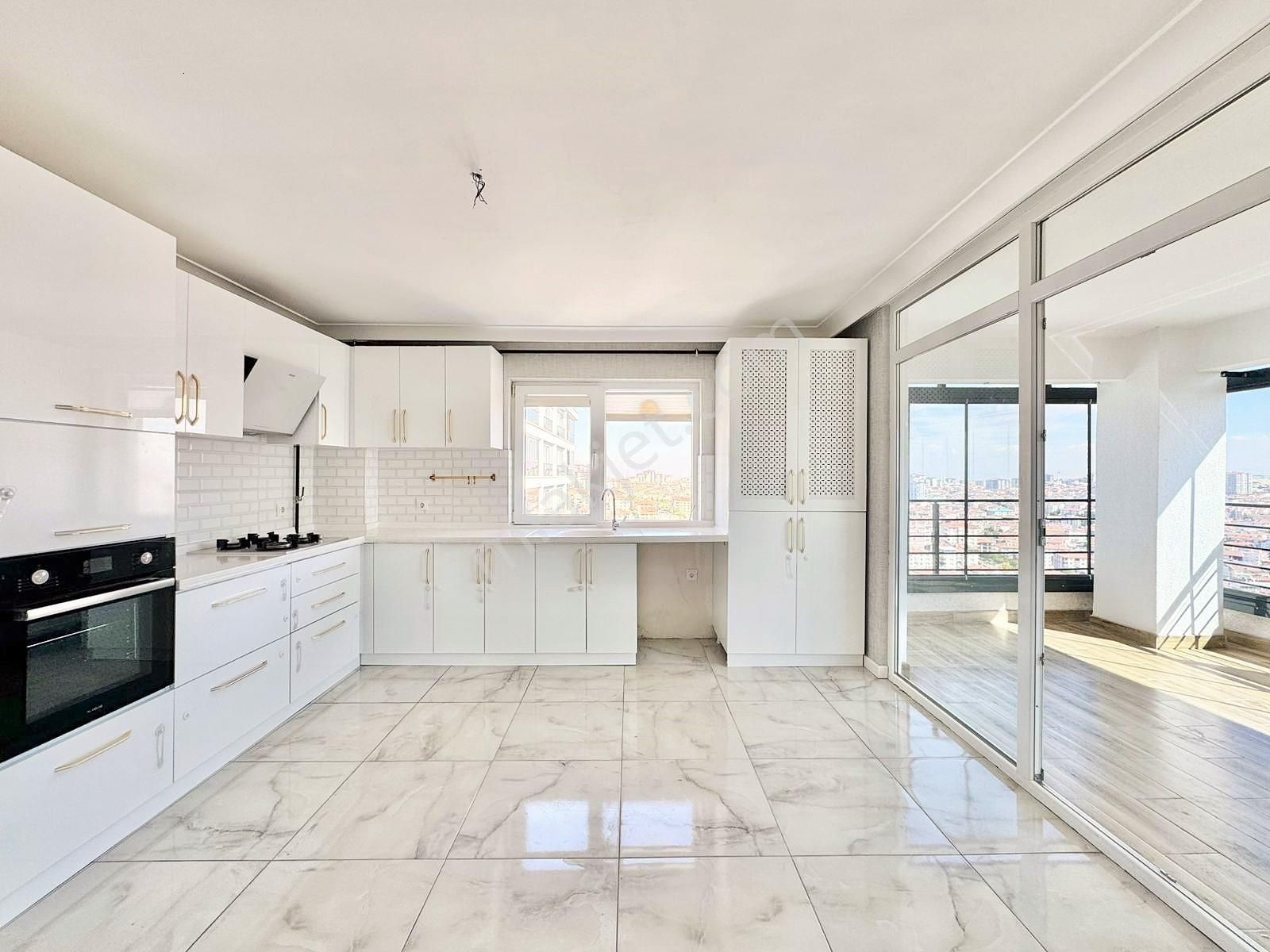 Bakırhan Emlak'tan G.odalı Teras Balkonlu 4+1 Lük Site Dairesi - Görsel 24