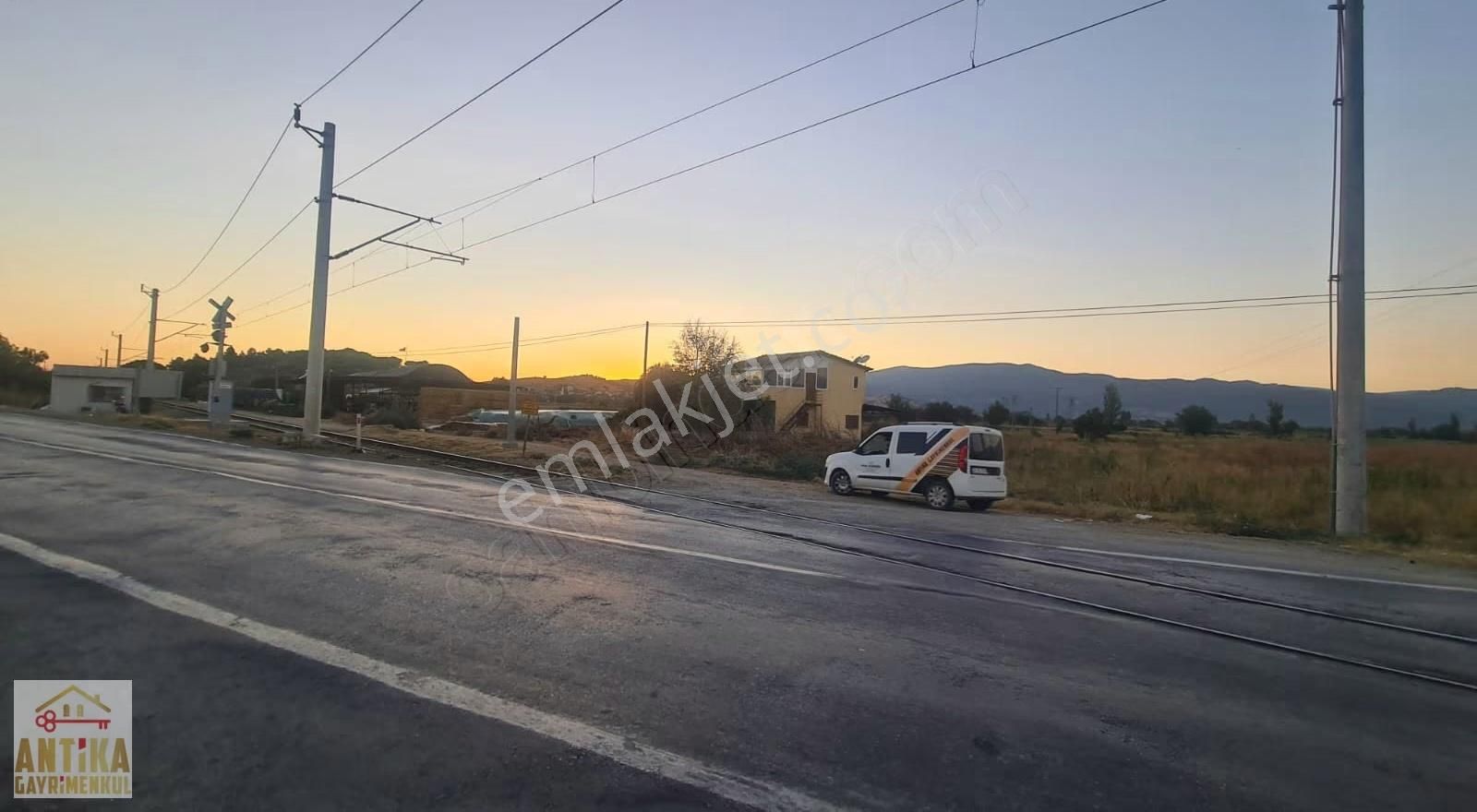 Antika'dan İlkkurşun'da Ana Yola Cepheli Kiralık Tarla - Görsel 3